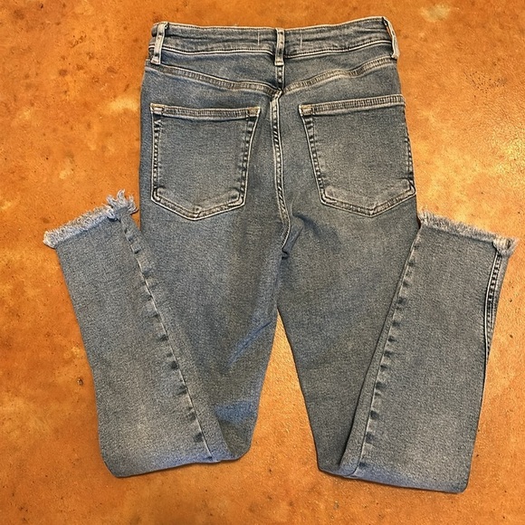 We The Free denim jeans size 28. Waist flat 13.5”. Rise 10.5”. Inseam 27”. - Picture 5 of 5